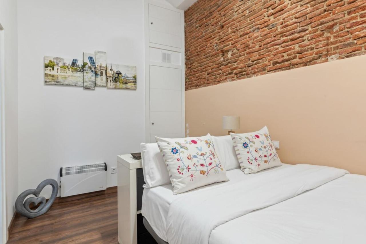 Contemporary Flat With 1-bedroom In Apartment
