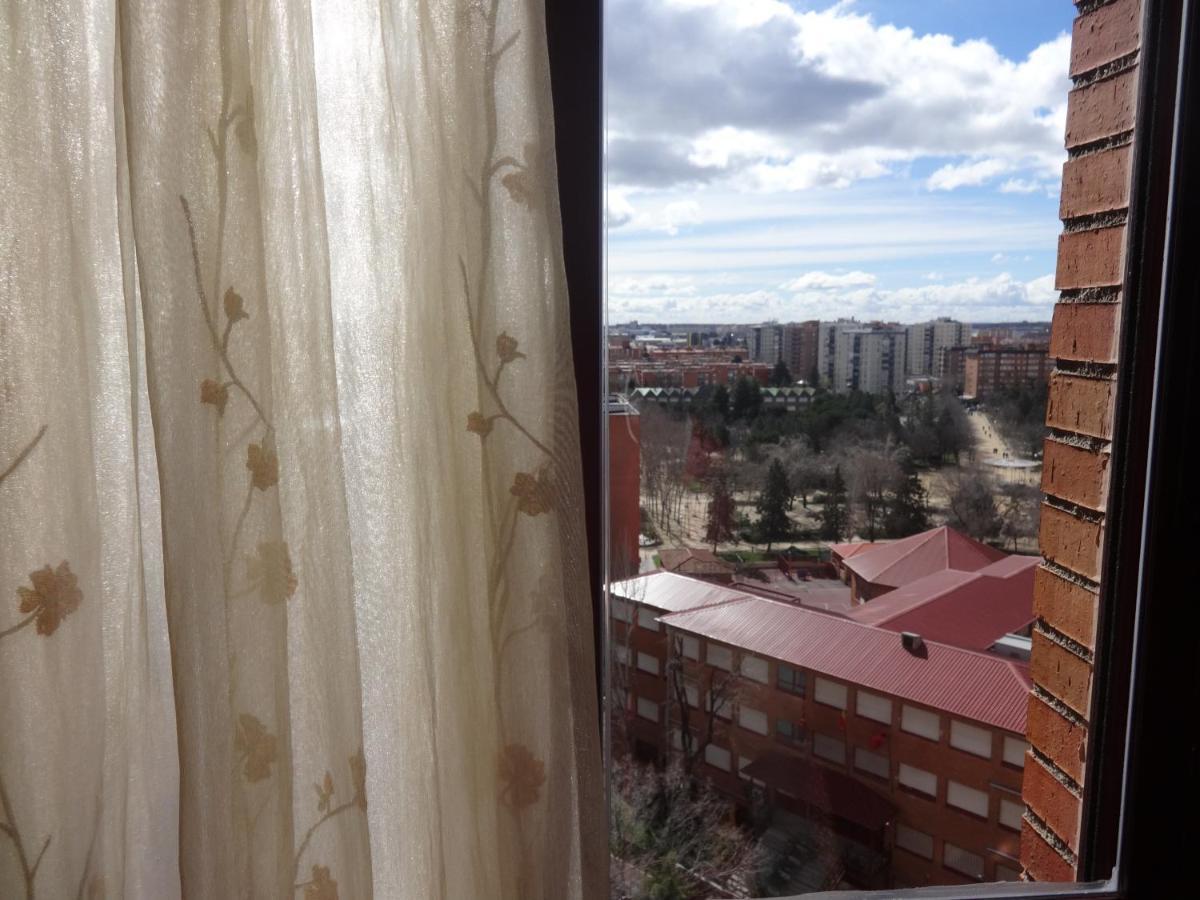 Ciudad De Los Angeles En Apartment Madrid
