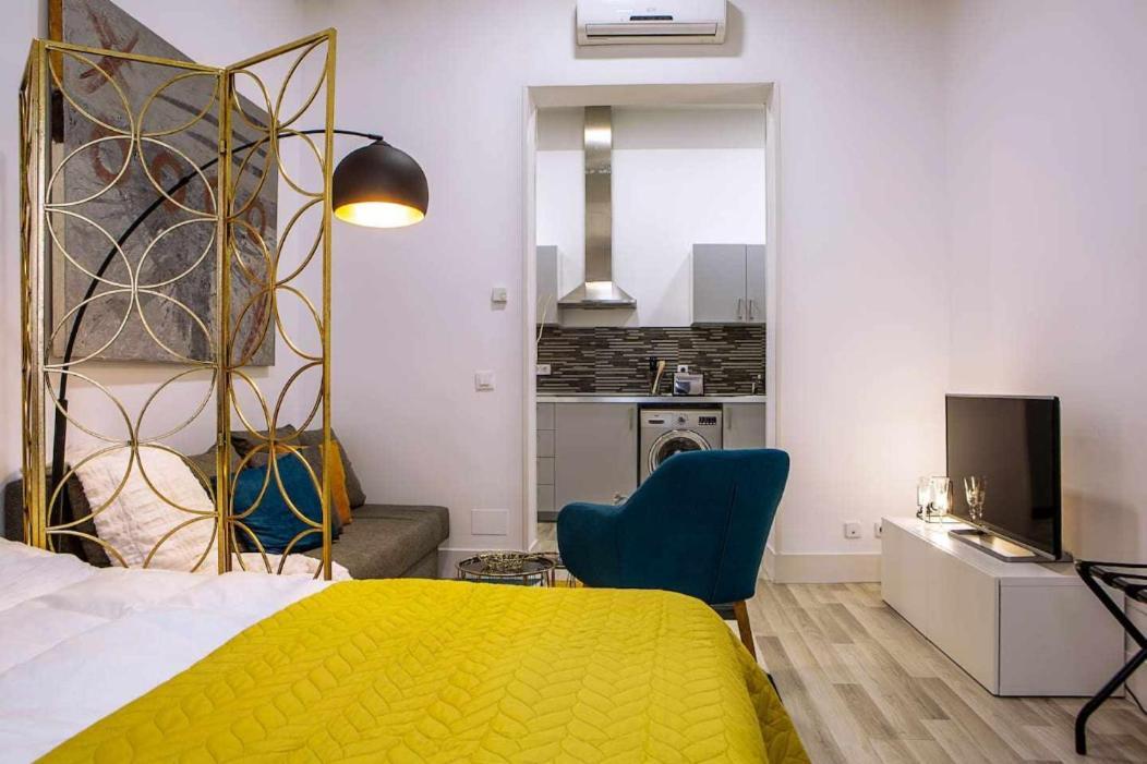 Calle Huertas Corazon By Regalatemadrid Madrid