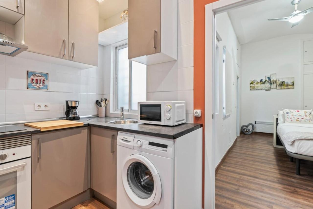Contemporary Flat With 1-bedroom In Apartment