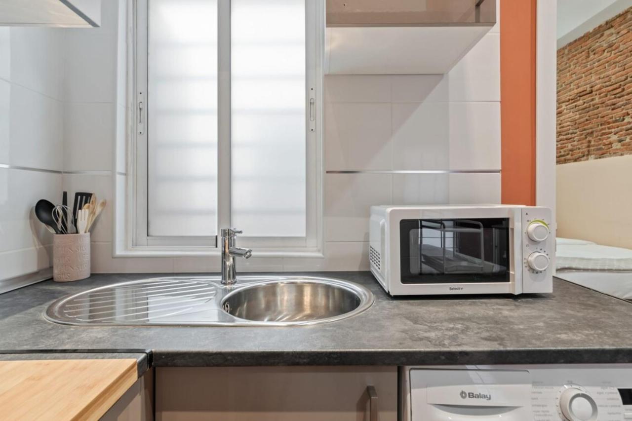 Contemporary Flat With 1-bedroom In Apartment Madrid