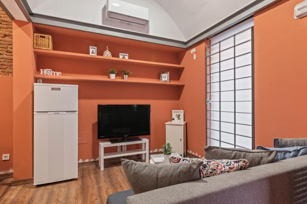 Contemporary Flat With 1-bedroom In Apartment