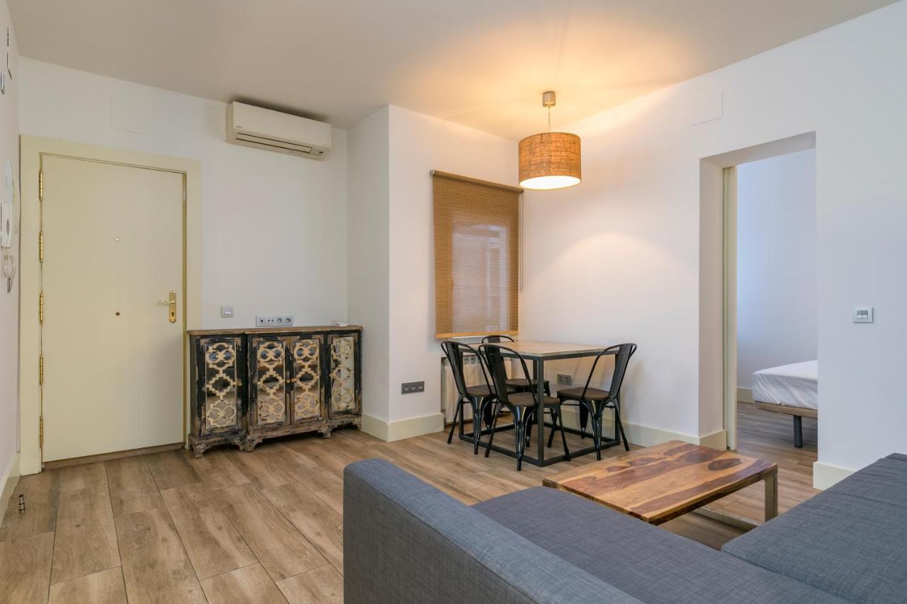 Homeabout Diego De Leon I Apartment