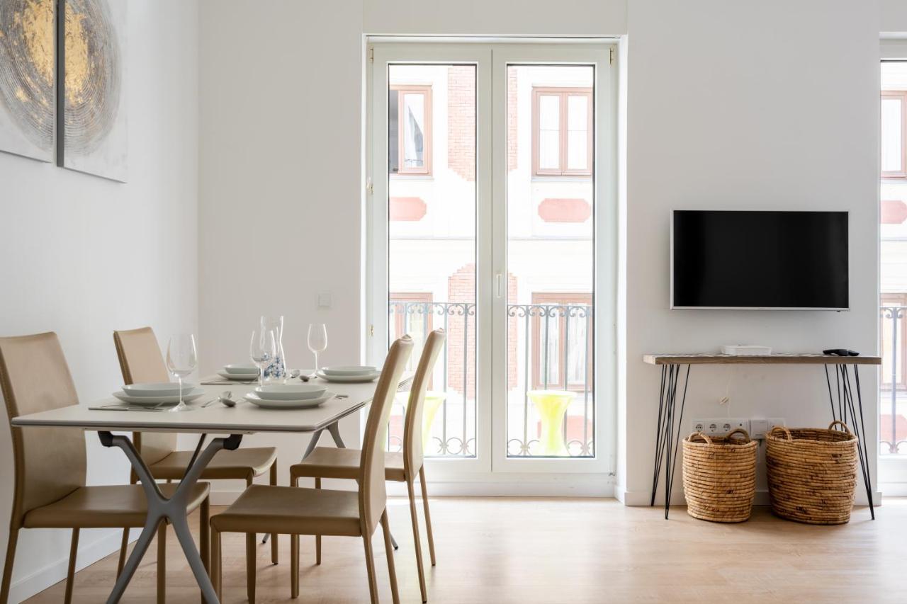 Charming Plaza De Callao Apartment
