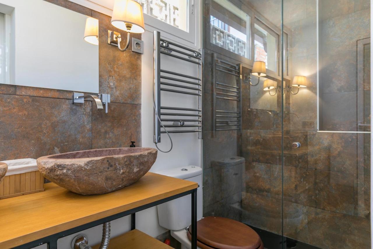 Homeabout Diego De Leon Ii Apartment