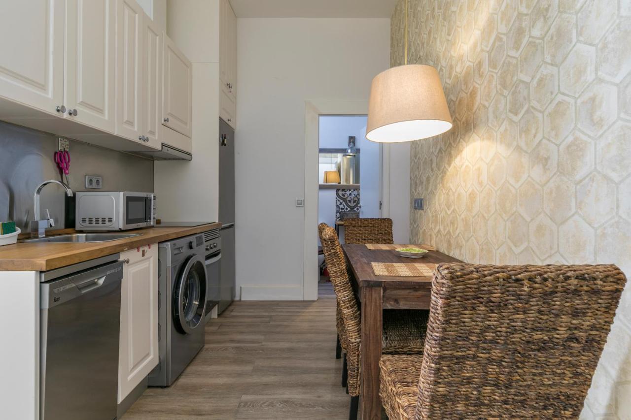 Homeabout Diego De Leon Ii Apartment