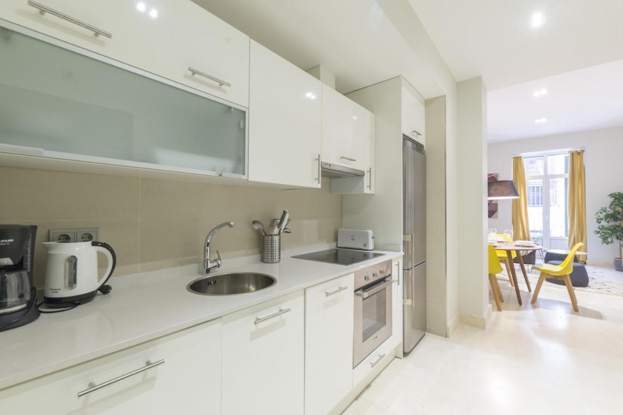Echegaray En Apartamento *