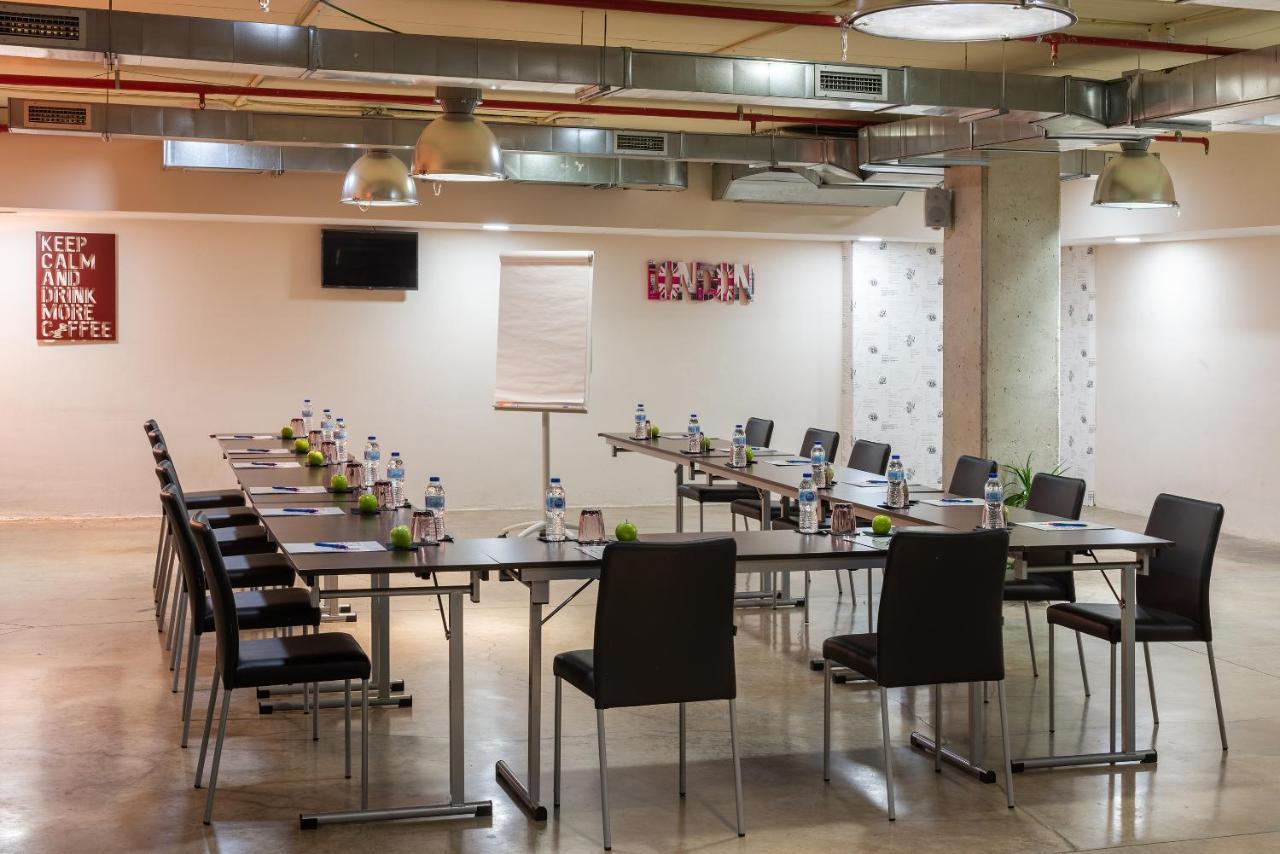 Apartahotel Airport Suites, Affiliated By Meliá Madrid