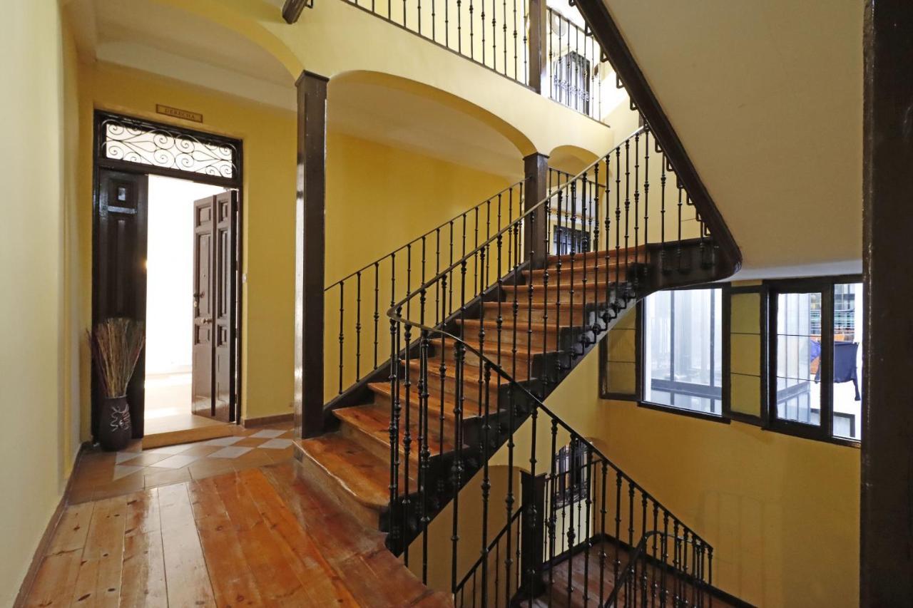 Reina Sofia Boutique Ii *