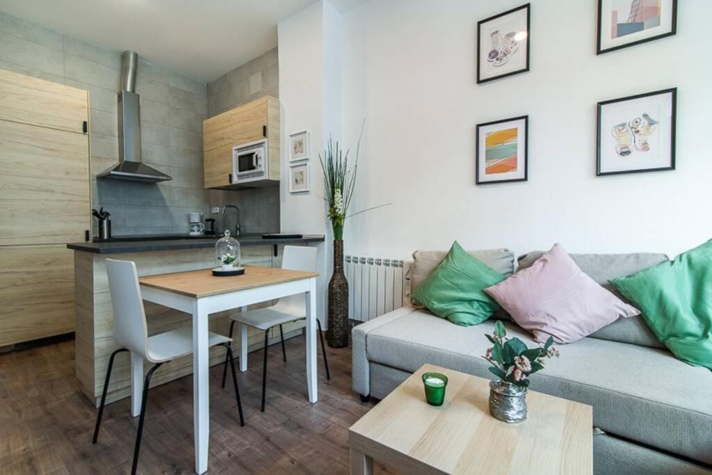 #15pin-2 De Un Plaza Castilla Apartment *