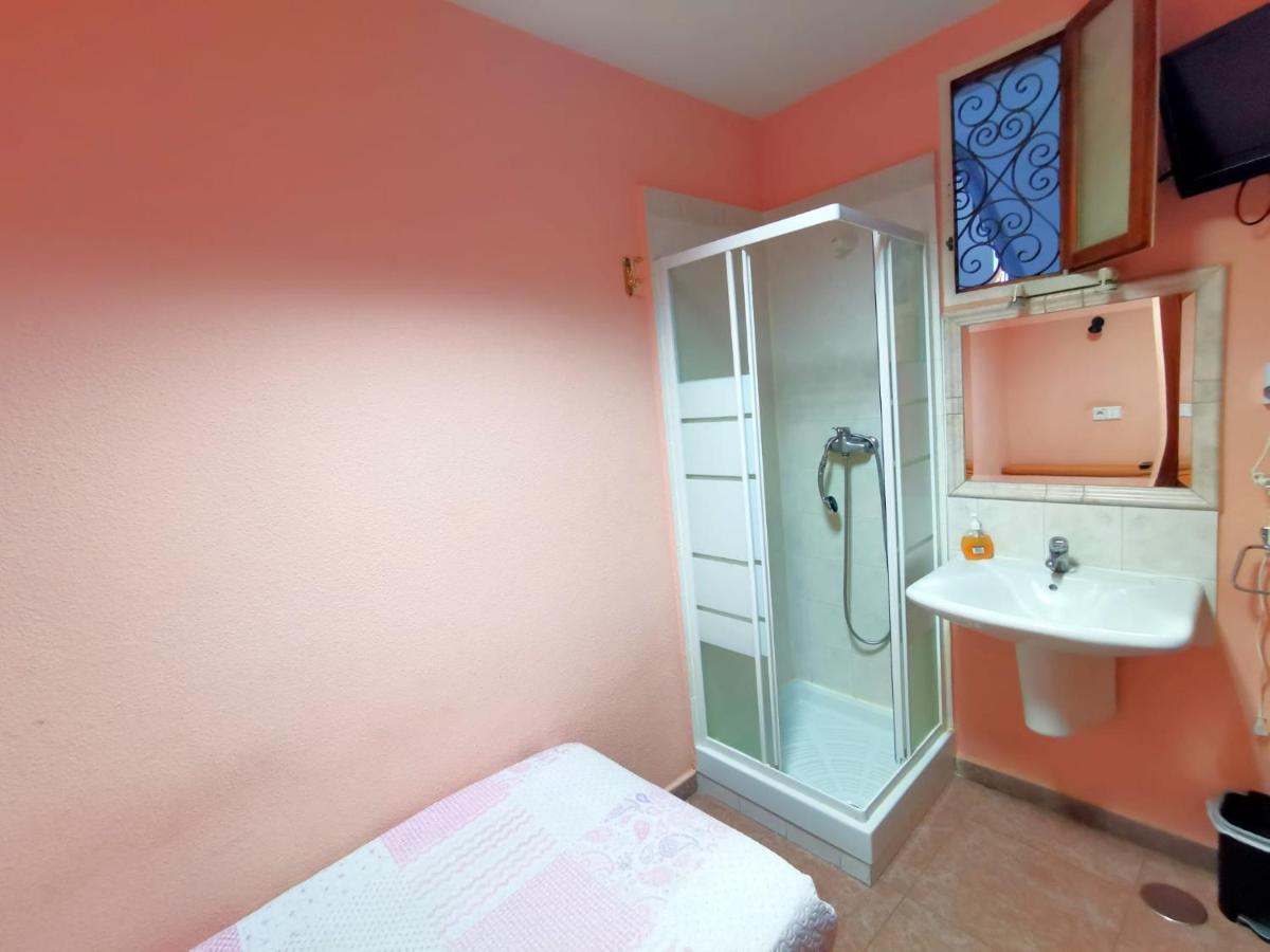 Casa De Huespedes La Asturiana Guest house