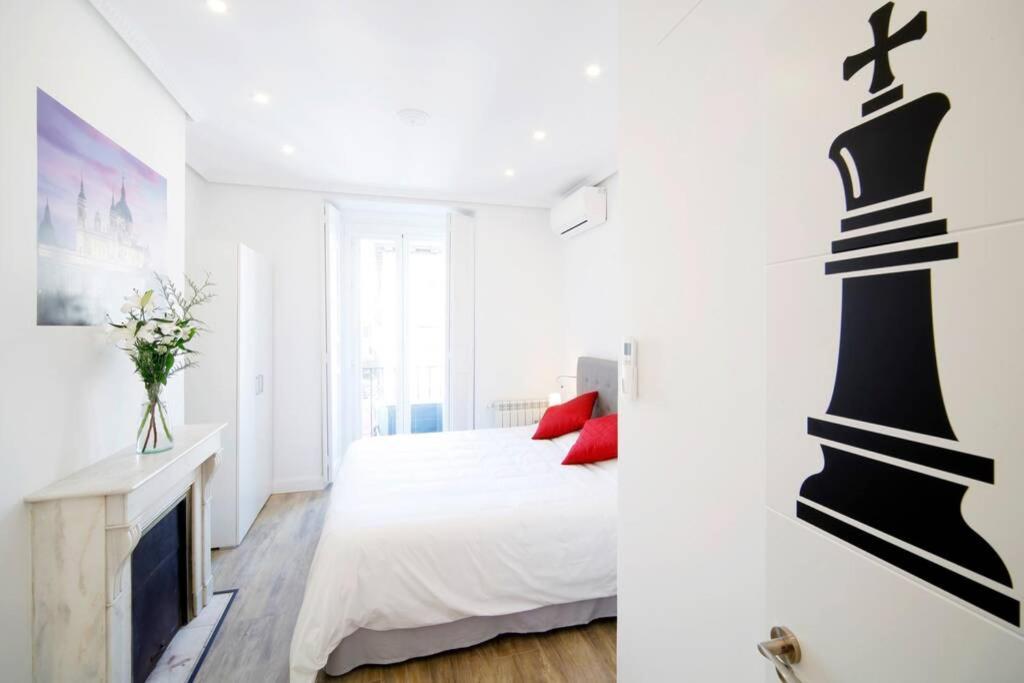 Apartment Luxury & Design Center 3brm 3bthr *