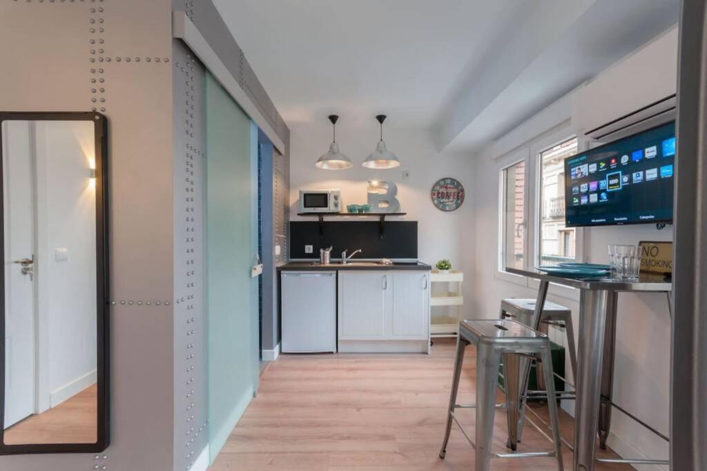Studio City Centre-Atocha-Delicias-Wifi,A/C Apartment *