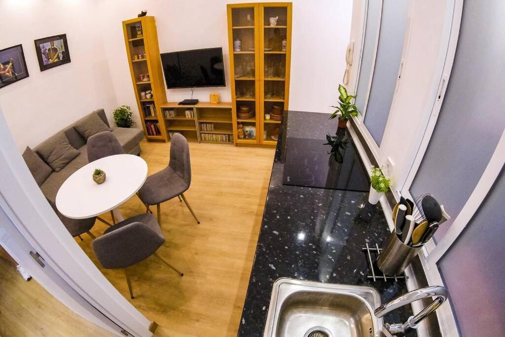 Piso Vip Anton Martin. Centro. Apartment