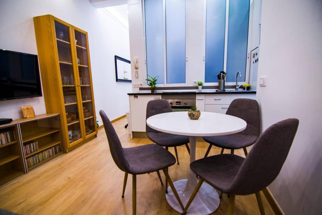 Apartment Piso Vip Anton Martin. Centro.