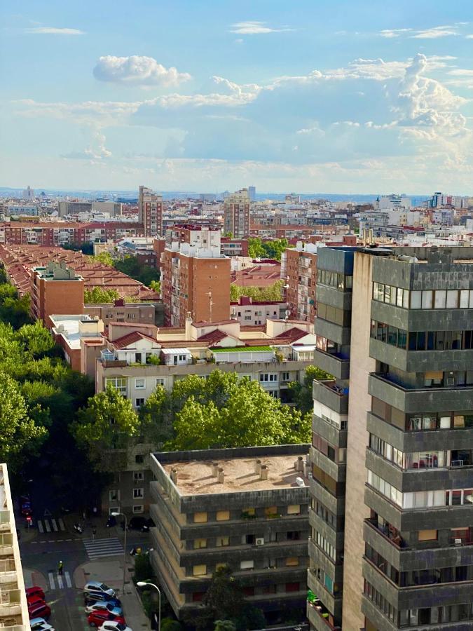 Charming Eurobuilding Skyline *