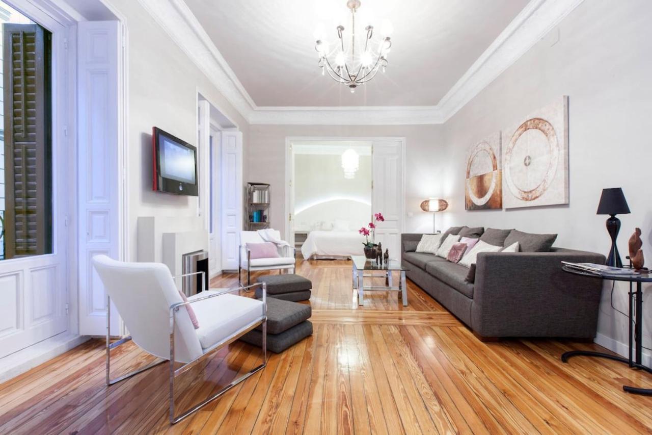 Charming Gran Via Luna Apartment *
