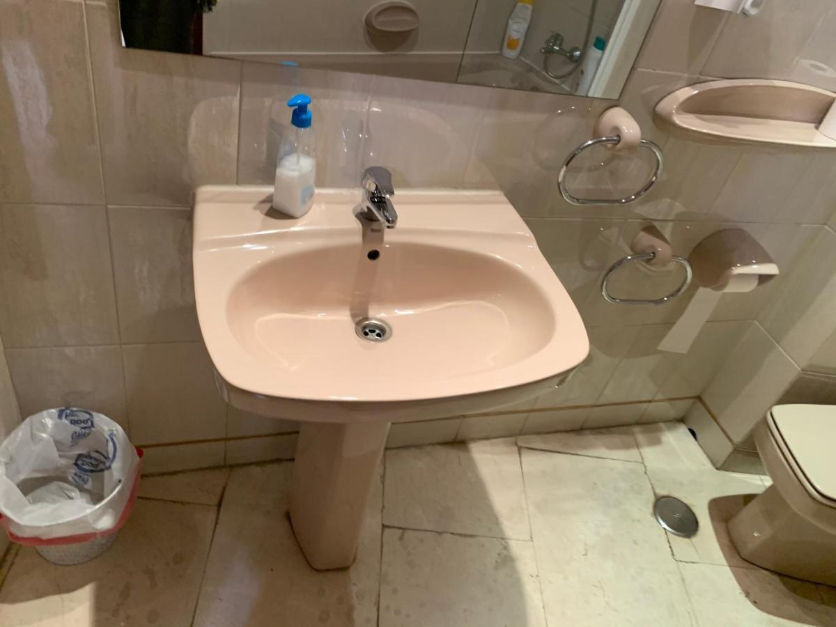 Apartamento Y Estudios Torr En - Chamartin Con Wifi Gratis