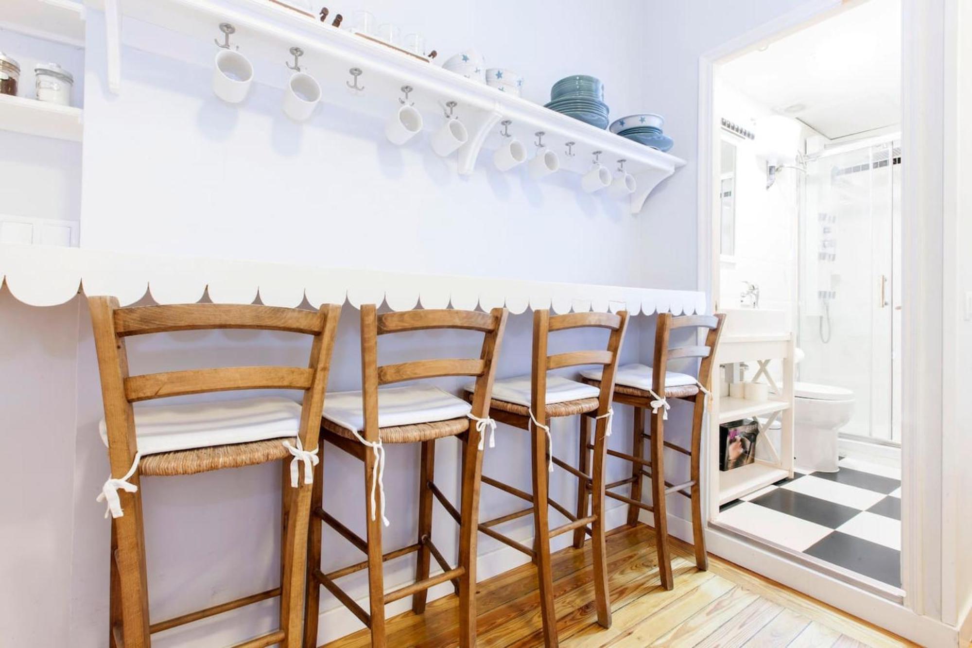 Charming Gran Via Luna Apartment *