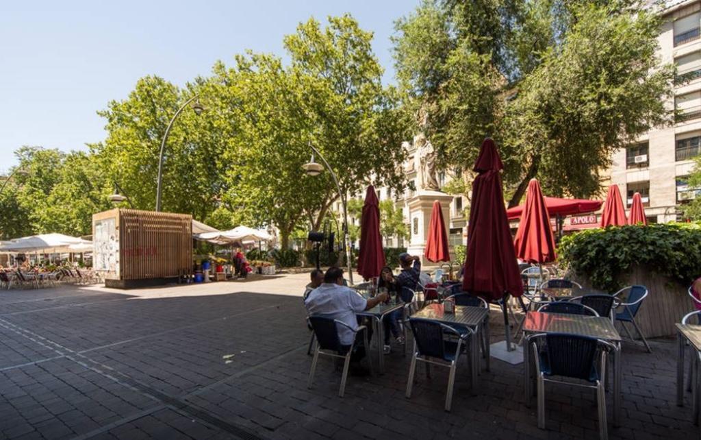 Bookinmadrid Com - Puerta Del Sol * Madri