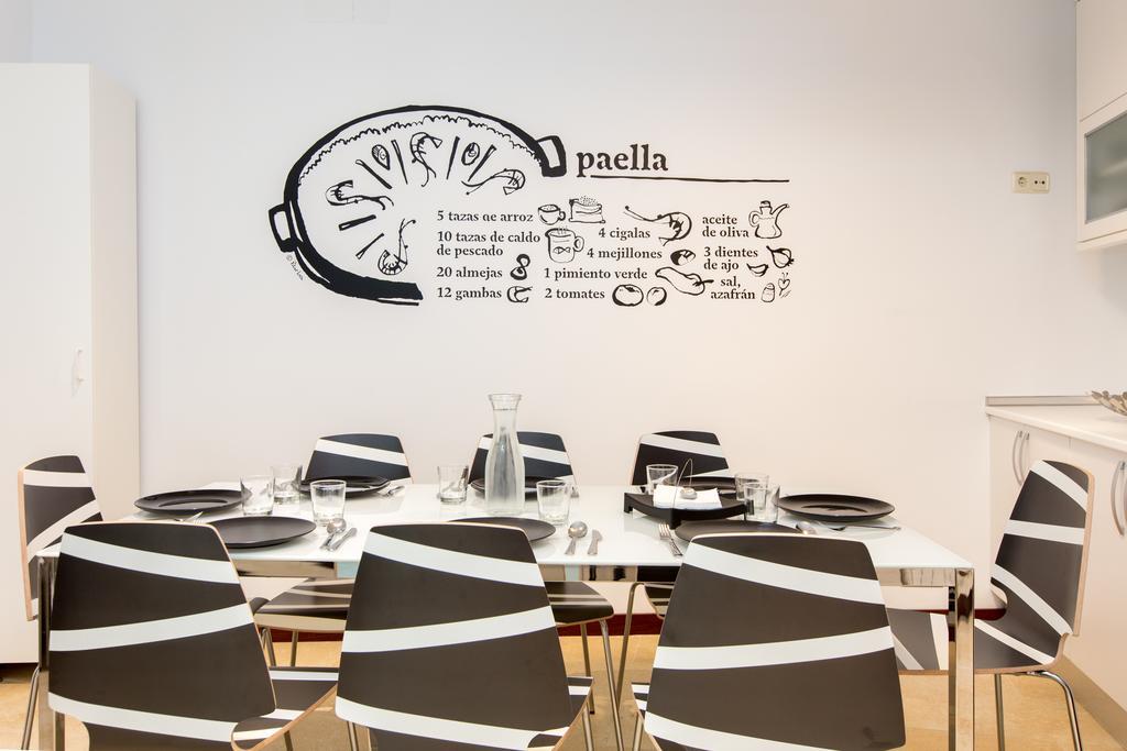 Bookinmadrid Com - Puerta Del Sol * Madri