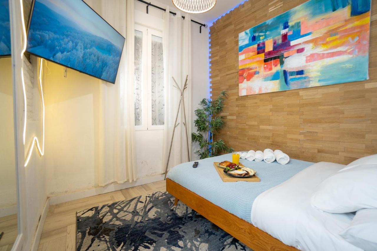 Cozy Puerta Del Sol & Private Patio Apartment Madrid