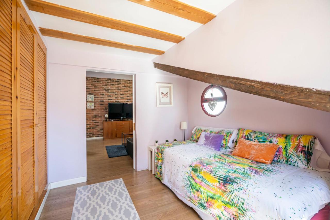For Cozy Attic Private Terrace In Ech5 Apartamento *