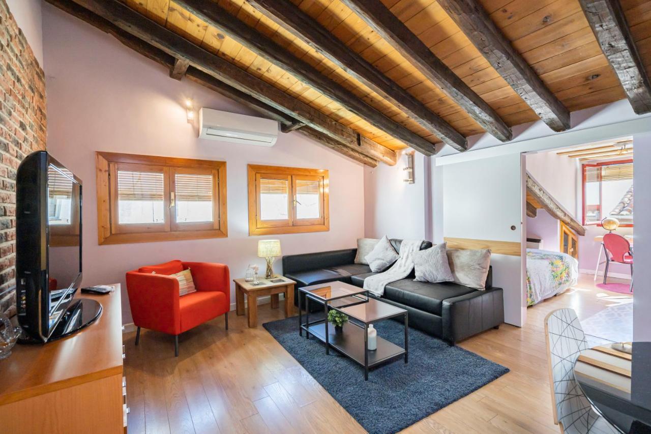 Apartamento For Cozy Attic Private Terrace In Ech5 *