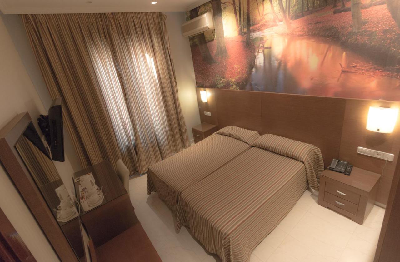 Atocha Almudena Martin Guest house 2*