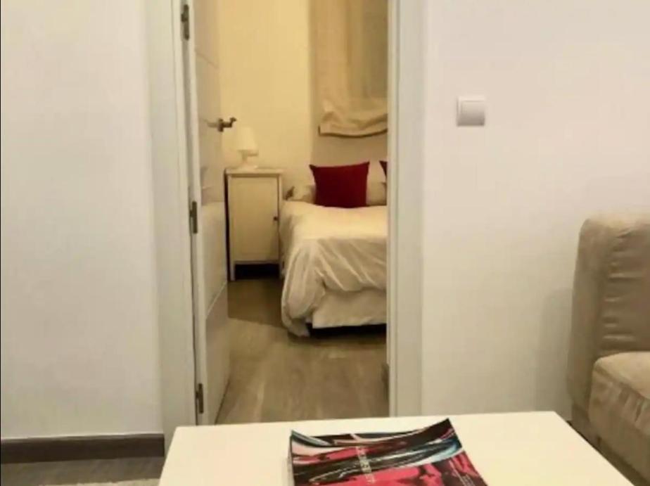 Apartment A Metros Del Retiro Madrid