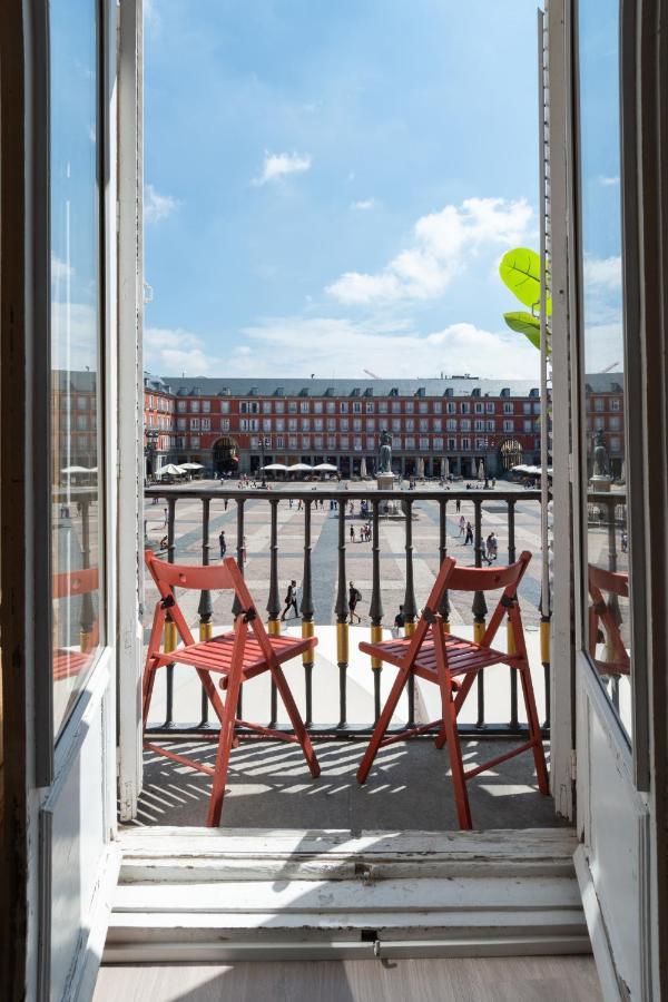 Plaza Mayor Groups By Monaro***** * Madrid