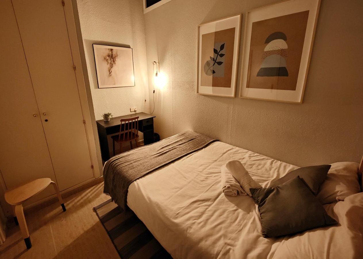 Corredera Rooms, No Llegadas Despues De 21h Gæstehus Madrid