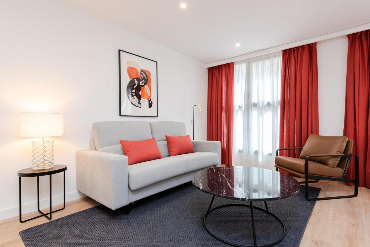 Unique And Sophisticated Design Homes In Financial Centre *
