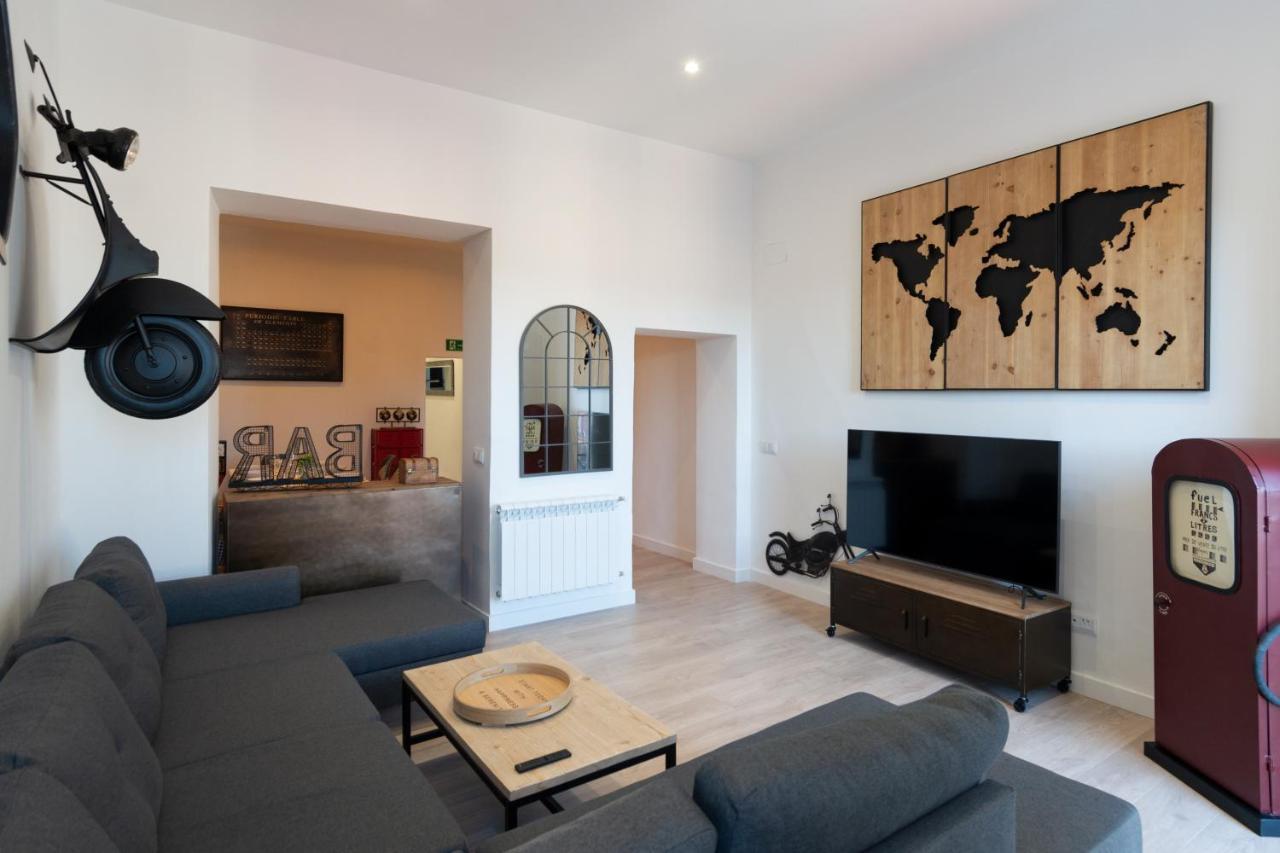 Plaza Mayor Groups By Monaro***** Madrid