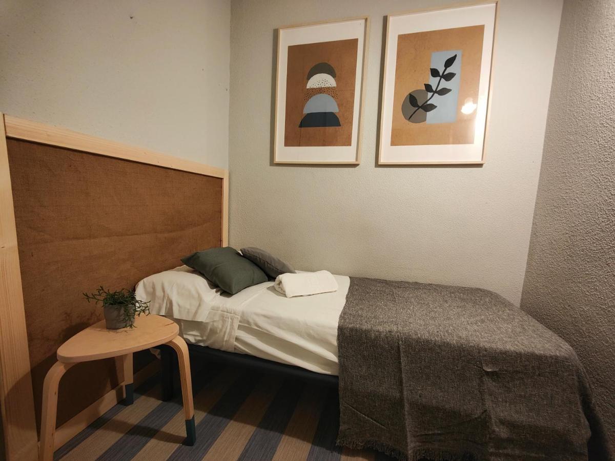 Corredera Rooms, No Llegadas Despues De 21h Gæstehus *