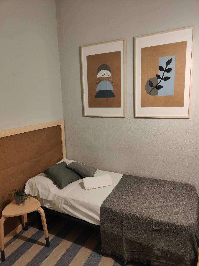 Corredera Rooms, No Llegadas Despues De 21h Gasthof