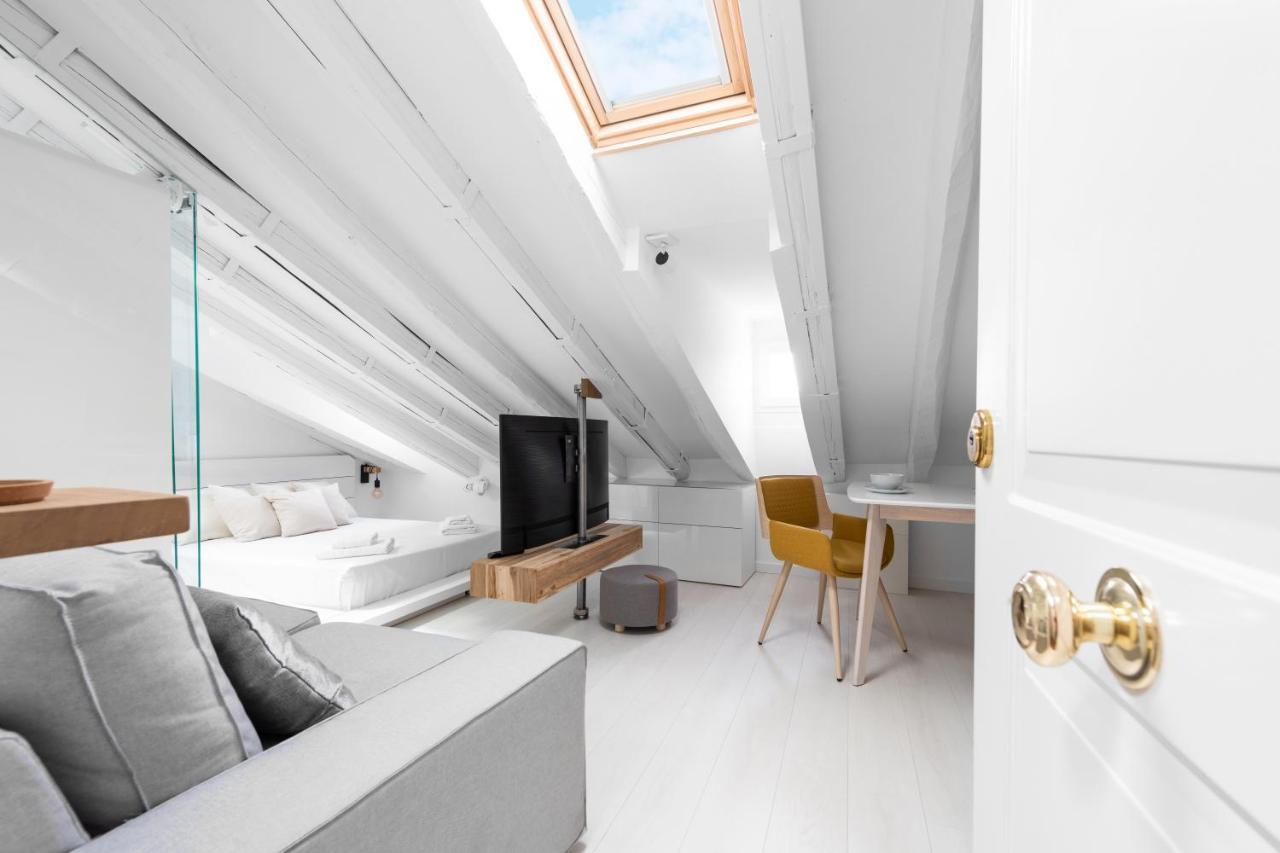 Penthouse Opera Apartment