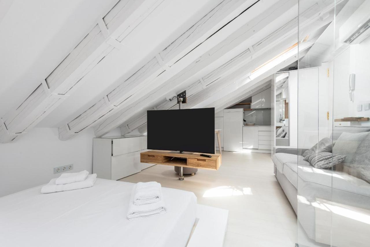 Penthouse Opera Apartment *