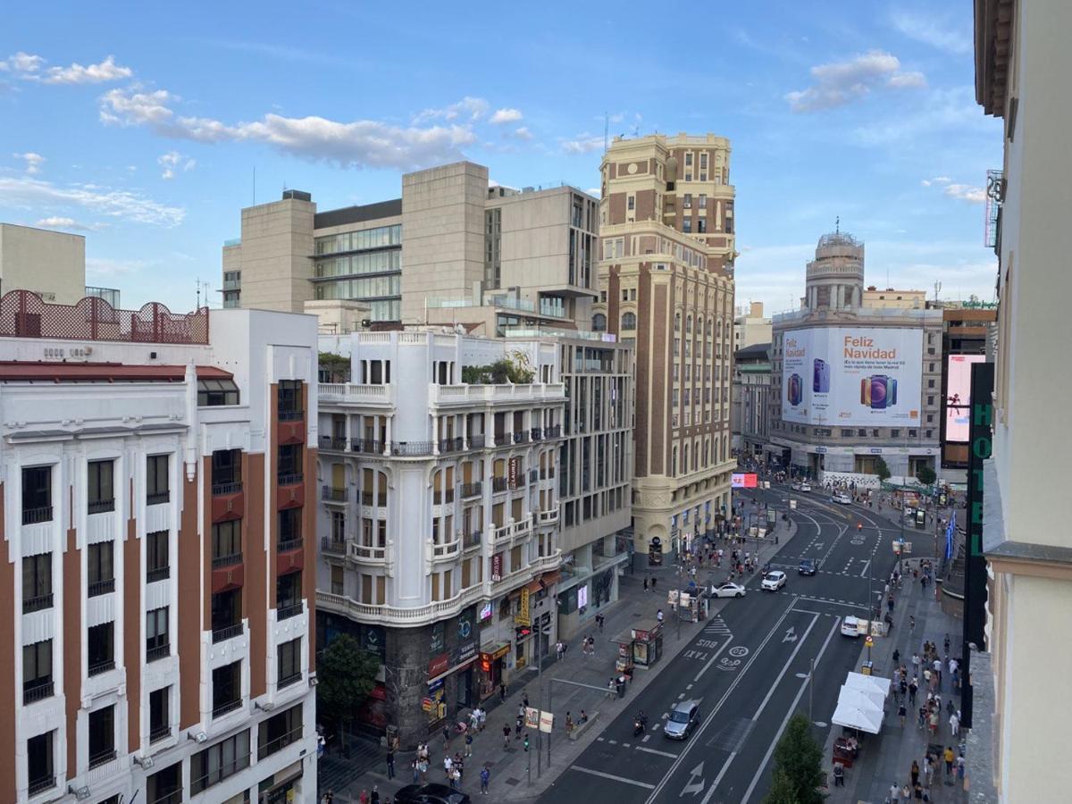 Doble Exterior En La Gran Via #45 De 7-2 Madrid