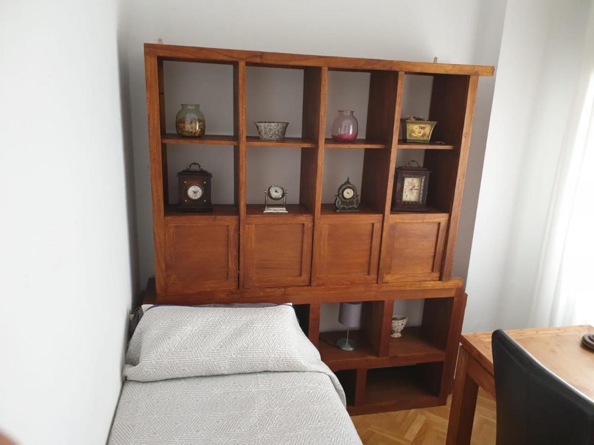 Alojamiento Adelfas Homestay *