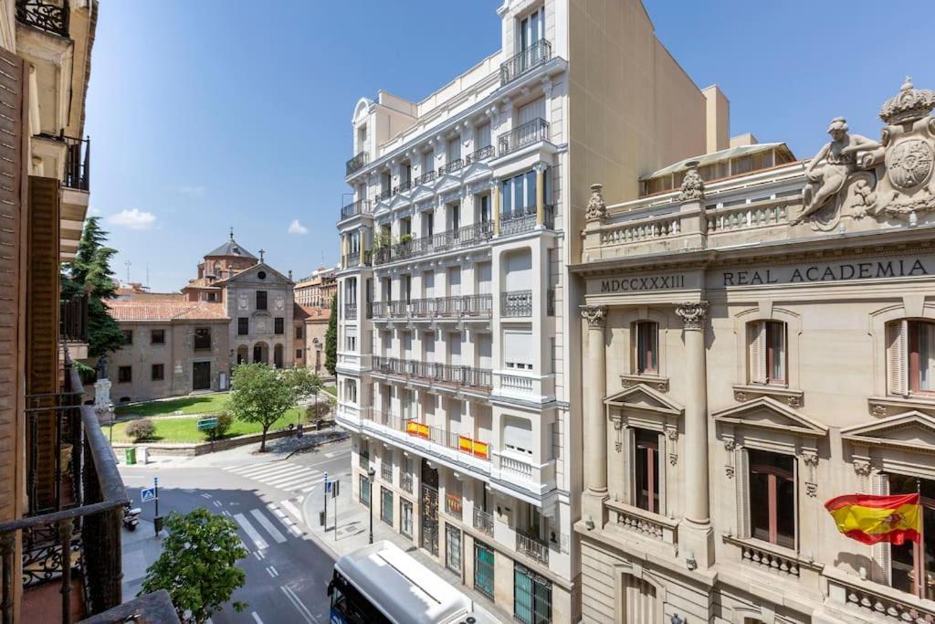 Luxury Location Royal Palace Apartment *