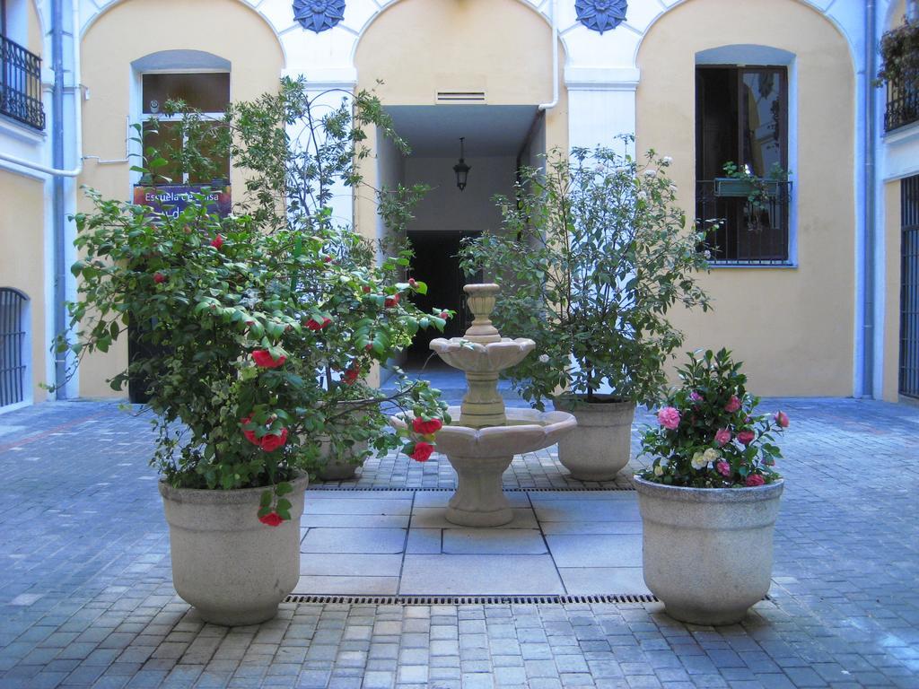 Huespedes Toledo Guest house *