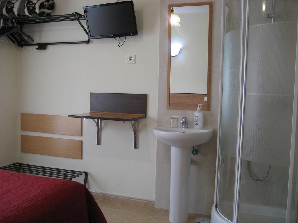 Huespedes Toledo Guest house *
