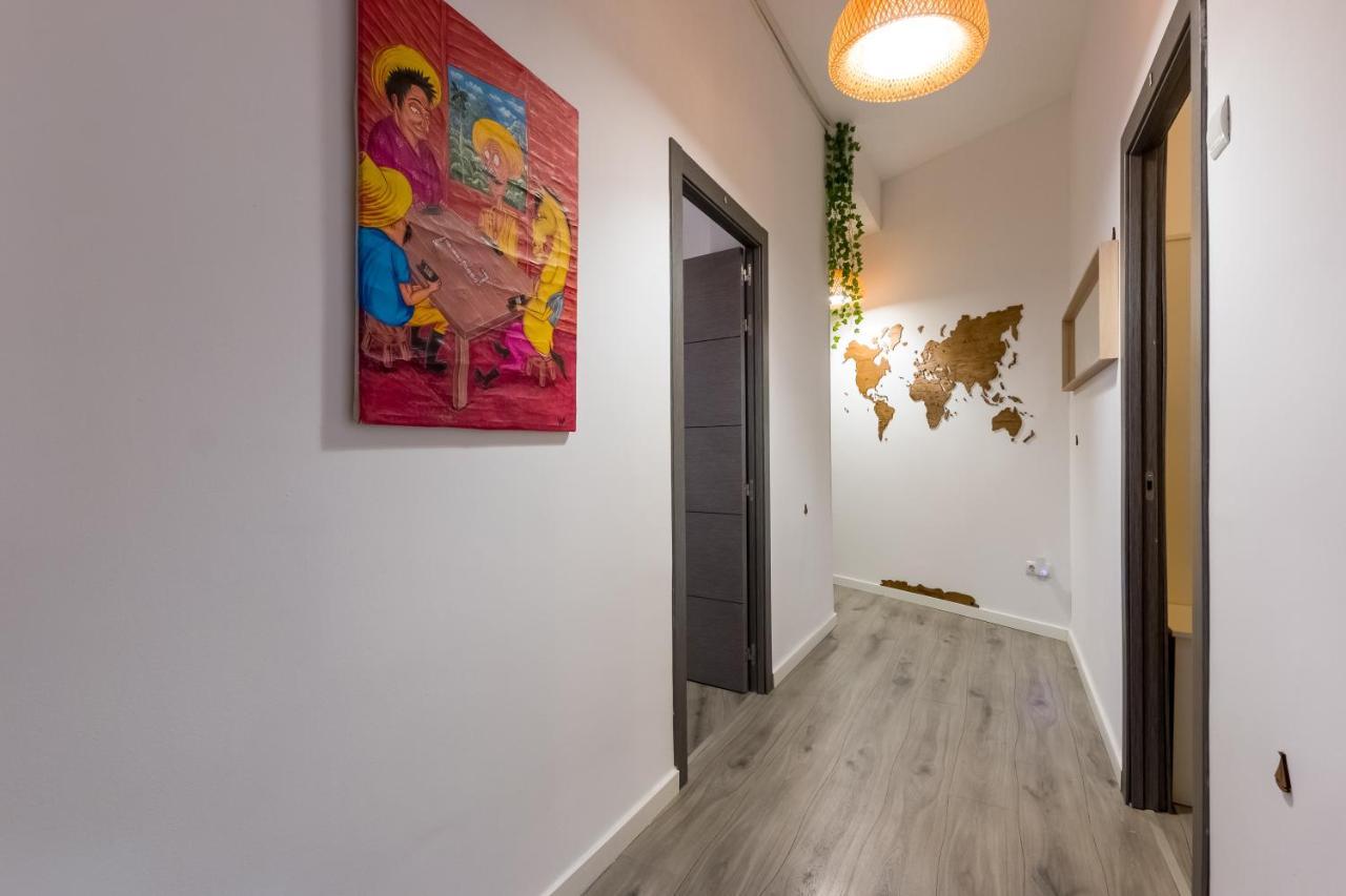 Social - Coliving & Coworking - *