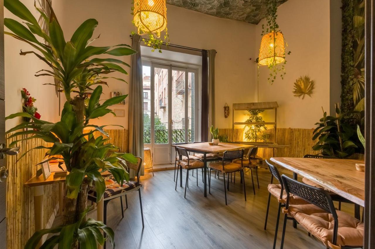 Social - Coliving & Coworking - *
