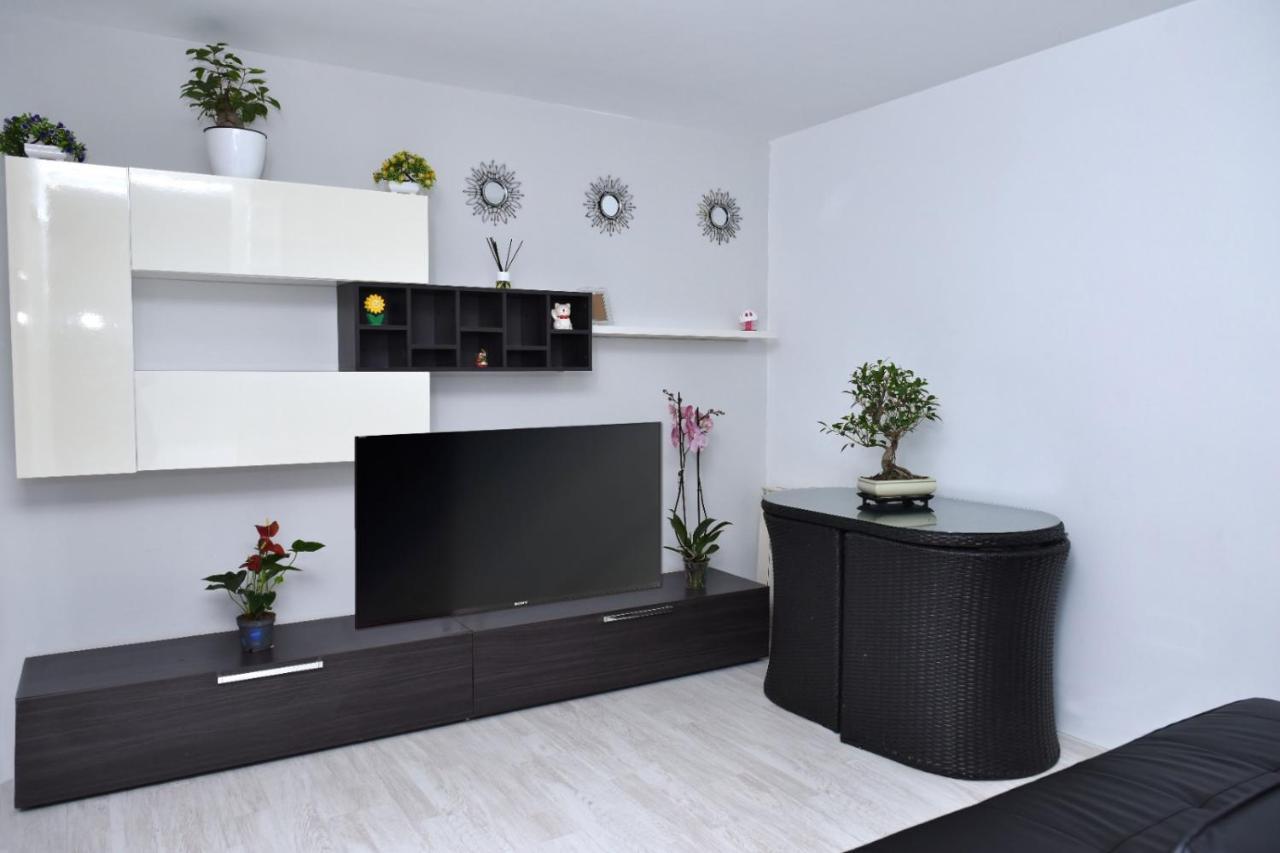 Apartment Departamentos C&g