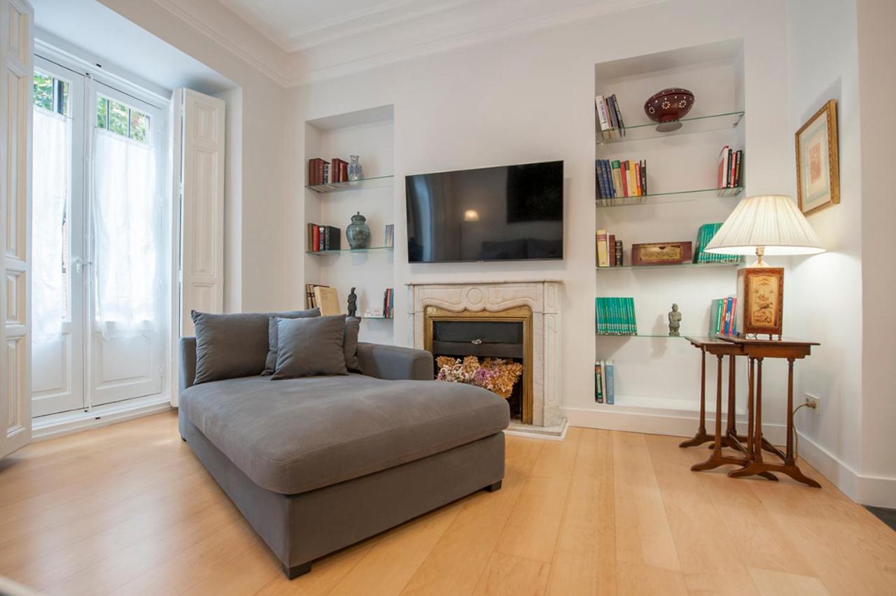 Palace - Palacio Real Balcony Apartment Madrid