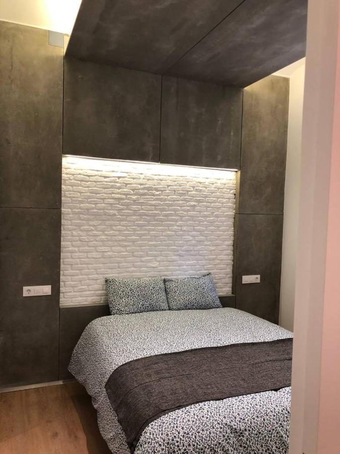 Moderno Con Estilo, 2 Dormitorios 1 Bano, La Latina Apartamento