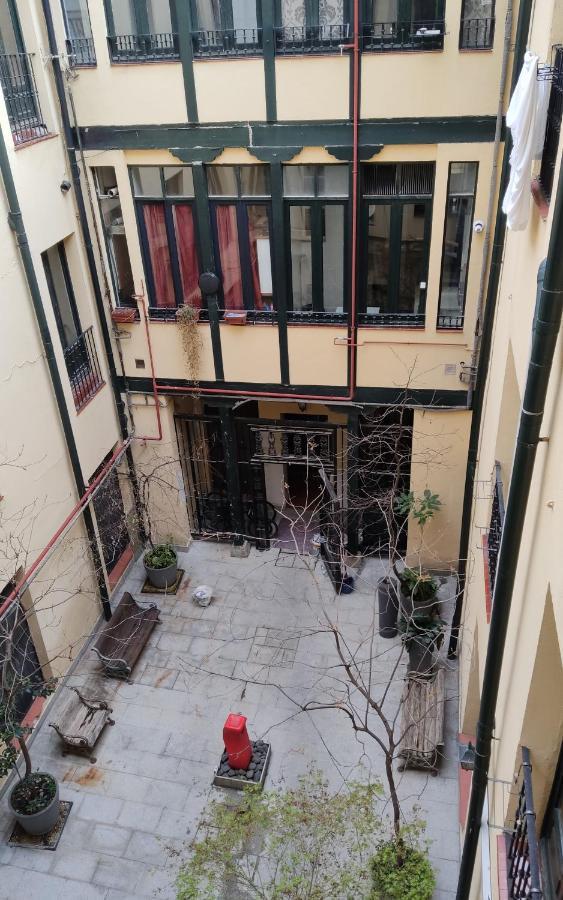 Apartment En Fuencarral Granvia Madrid