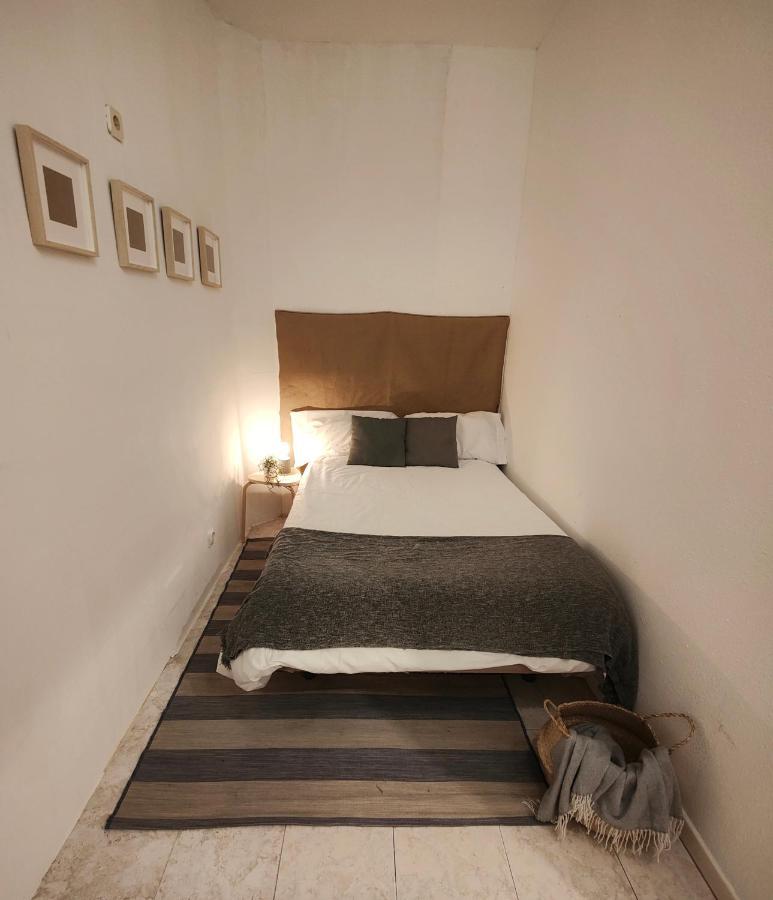 Corredera Rooms, No Llegadas Despues De 21h Gæstehus *